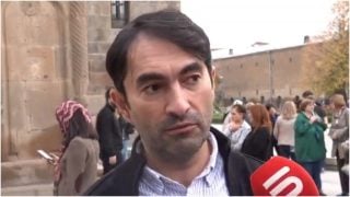 Բուհից հեռացված ղեկավարն ու եկեղեցուց հեռացված հոգևորականը միասին են վատ աշակերտների նման. Աթանեսյան Բուհից հեռացված ղեկավարն ու եկեղեցուց հեռացված հոգևորականը միասին են վատ աշակերտների նման. Աթանեսյան