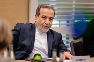 Թեհրանն ու Վաշինգտոնը մոտ էին միջուկային գործարքի կնքմանը, բայց Իսրայելին հաջողվեց խաբեությամբ համոզել ԱՄՆ-ին հшրձшկվել Իրանի վրա․ Արաղչի