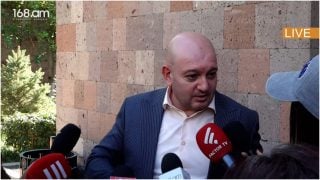 Ասում են՝ սպասեք, խիստ հրահանգ ունեն պաշտպաններին չթողնել քահանաների մոտ. Ռոման Ահարոնյան