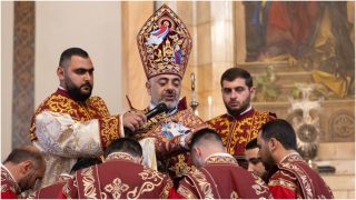 Հավատարիմ մնաք ձեր տված երդմանը, որ սուրբ սեղանի առջև ուխտեցիք, թե պատրաստ եք կատարել բոլոր հրամանները և սրբերի կանոններով քայլել՝ առանց հակառակելու ձեր հոգևոր առաջնորդներին․ Մակար եպիսկոպոսը՝ քահանաներին Հավատարիմ մնաք ձեր տված երդմանը, որ սուրբ սեղանի առջև ուխտեցիք, թե պատրաստ եք կատարել բոլոր հրամանները և սրբերի կանոններով քայլել՝ առանց հակառակելու ձեր հոգևոր առաջնորդներին․ Մակար եպիսկոպոսը՝ քահանաներին