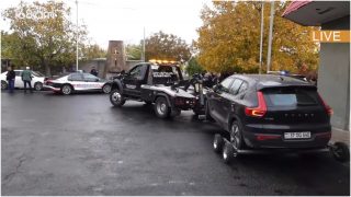 Ոստիկանությունը դեպի Հովհաննավանք երթևեկությունը պարալիզացրել է․ տարհանվում են ավտոմեքենաները, կենտրոնացվել են աննախադեպ ուժեր Ոստիկանությունը դեպի Հովհաննավանք երթևեկությունը պարալիզացրել է․ տարհանվում են ավտոմեքենաները, կենտրոնացվել են աննախադեպ ուժեր