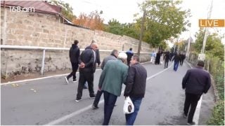 ՔՊ-ի աջակիցները կեղծ պատարագը նույնիսկ չեն լսում ՔՊ-ի աջակիցները կեղծ պատարագը նույնիսկ չեն լսում