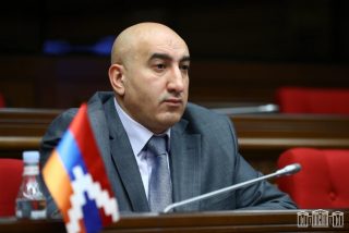 Դուք նպատակաուղղված պայքարում եք մեր ժողովրդի համար սրբություն հանդիսացող խորհրդանիշների դեմ. Մհեր Մելքոնյան