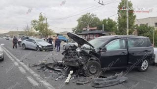 Երևանյան լճի մոտ բախվել են «Nissan Rogue»-ն, «Mazda»-ն, «Kia»-ն և «Opel»-ը. կան տուժածներ