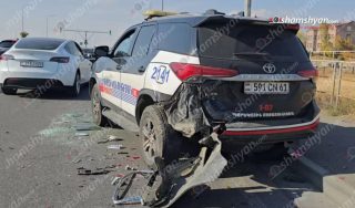 Երևանում «Infinity»-ն բախվել է «Mazda»-ին, ապա՝ պարեկային ծառայության ավտոմեքենային. կա տուժած Երևանում «Infinity»-ն բախվել է «Mazda»-ին, ապա՝ պարեկային ծառայության ավտոմեքենային. կա տուժած