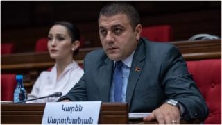 Գյումրիում ձերբակալվածներից մեկը ՔՊ-ական Կարեն Սարուխանյանի զոքանչն է. Sputnik Արմենիա
