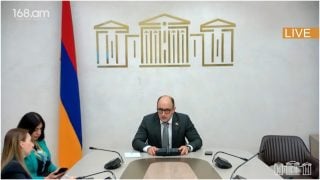 Իշխանության խոնարհությամբ պետք է լուծվի հարցը, իր փոքր խմբակով թող հեռու մնա եկեղեցուց. Մամիջանյան Իշխանության խոնարհությամբ պետք է լուծվի հարցը, իր փոքր խմբակով թող հեռու մնա եկեղեցուց. Մամիջանյան
