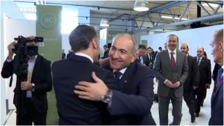 Փաշինյանը լայն ժպիտով՝ Մակրոնի հետ հանդիպմանը