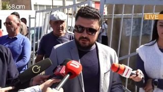 Էս պահին շարժվենք դեպի գերեզմաններ, մեր հարգանքի տուրքը մատուցենք մեր եղբորը. փարաքարցի