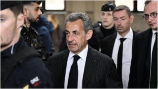 Զբոսանք, ցնցուղ, անգամ՝ ճաշ պատրաստել․ ի՞նչ պայմաններում Սարկոզին կկրի իր պատիժը