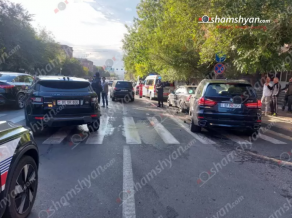 Երևանում բախվել են «Range Rover»-ն ու «BMW»-ն, վերջինն էլ բախվել է կայանված «Mercedes»-ին
