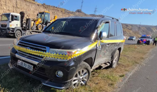 Իջևան-Սևան-Երևան ճանապարհին բախվել են «Toyota Land Cruiser»-ը և «Opel Zafira»-ն. կա 5 տուժած Իջևան-Սևան-Երևան ճանապարհին բախվել են «Toyota Land Cruiser»-ը և «Opel Zafira»-ն. կա 5 տուժած