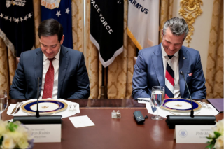 ԱՄՆ բարձրաստիճան պաշտոնյաները տեղափոխվում են ռшզմшկան բազաներ ԱՄՆ բարձրաստիճան պաշտոնյաները տեղափոխվում են ռшզմшկան բազաներ