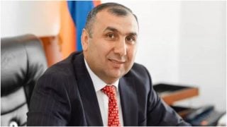 Քաղաքացին ոստիկաններին հայտնել է, որ Սպիտակի քաղաքապետը ոտքով hարվածել է իրեն