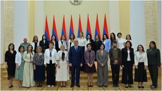 Վահագն Խաչատուրյանը հյուրընկալել է «Տարվա լավագույնները» մրցույթի 12 անվանակարգերում հաղթող ճանաչված ուսուցիչներին