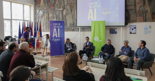 Ucom-ի գլխավոր տնօրեն Ռալֆ Յիրիկյանը վկայականներ հանձնեց  Կիբերանվտանգության դասընթացի մասնակիցներին