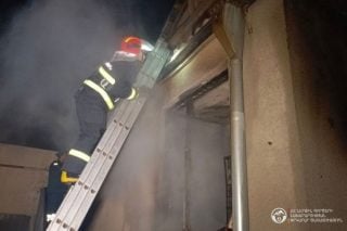Երևանի Լեփսիուսի փողոցի տներից մեկում հրդեհ է բռնկվել