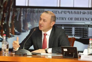 Գրիգորյանը ԶՈւ-ի ղեկավար կազմի օպերատիվ հավաքի մասնակիցների հետ հանդիպման ժամանակ ներկայացրել է ՀՀ համապարփակ անվտանգության համակարգի տեսլականը