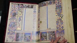 Հռոմում ցուցադրվում է 15-րդ դարի հազվագյուտ նկարազարդ Աստվածաշունչ