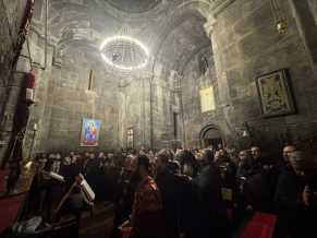 Տարբեր ժամանակներում քանդվել են եկեղեցիներ, ավերվել խաչքարեր, սակայն անվախ մարդիկ երբեք ծնկի չեն եկել. Արագածոտնում միասնական ժամերգություն էր