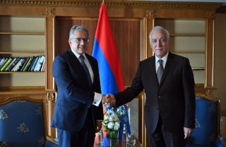 Զրուցակիցները ընդգծել են մարդկության պատմության, պատմամշակութային և հոգևոր ժառանգության պահպանության ու այն հաջորդ սերունդներին փոխանցելու կարևորությունը