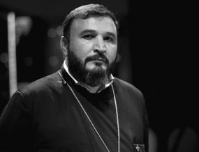 Եթե ձեր դեմ կան «կոմպրոմատներ» և դուք չէք կարողանում դրանց հակադարձել տղամարդու նման, լավ է, որ թողնեք ձեր կարգը և արժանապատվորեն հեռանաք. Տեր Զարեհ Աշուրյան