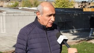 Գլուխը պատին է տալիս. թող գնա իր ու շրջապատի վրայի հոտերը մաքրի. Հայկ Նահապետյան