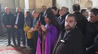 «….Դեռ աքաղաղը չկանչած, երեք անգամ ինձ պիտի ուրանաս». Արարատում էլ Գևորգ Սրբազանի ներկայությամբ խմբագրվեց Վեհափառի անունը