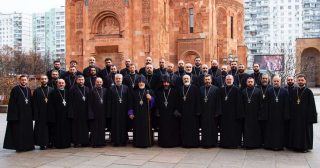 Խստորեն դատապարտում ենք ՀՀ իշխանությունների կողմից վարվող հակասահմանադրական, աստվածամերժ, եկեղեցազավթ քաղաքականությունը. Ռուսաստանի և Նոր Նախիջևանի հայոց թեմ