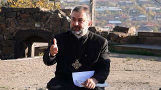 Ով միանում է տիրադավությանը, թող իմանա՝ չի դավաճանում մարդուն միայն, այլ խախտում է Սուրբ Խորանի ուխտը. Տեր Մանուկ