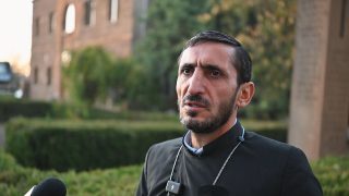 Եկեղեցին մաքրվում է. Պետրոսի նման կարող են զղջալ ու հետ գալ, քան Հուդայի նման գնան ու կորչեն». Տեր Սարգիս քահանա Սարգսյան