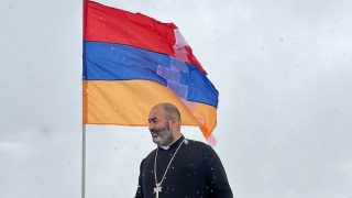 «Փաշինյանը կարող է կրոնական նոր ուղղություն հիմնադրել, ինչ-որ մեկին օծի քահանա և դառնա այդ կառույցի Աստվածը…». Տեր Վրթանես քահանա Բաղալյան