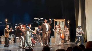 «Արցախյան սիրո հեքիաթը», կամ՝ «Արա, պա ստի պեն կինի՞». Ստեփանակերտի թատրոնը 2 տարի անց վերակազմավորվում է