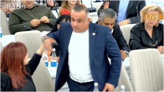 Լռեք մի հատ, կարող է գիտեք՝ պետք է ասեք, սուս նստենք. Երևանի ավագանու նիստին իրավիճակը լարվեց