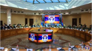 Պապիկյանը հանդիպել է ԶՈՒ ղեկավար կազմի հետ անցկացվող քառօրյա օպերատիվ հավաքների մասնակիցներին