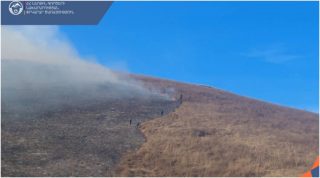 Կրակը վերահսկելի է. ՆԳՆ–ն նոր մանրամասներ է հաղորդել Ճամբարակի հրդեհից