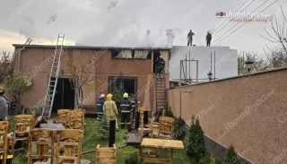 Երևանի Ֆանարջյան փողոցի տներից մեկում հրդեհ է բռնկվել