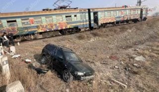 Արարատի մարզում բախվել են մարդատար գնացքն ու «Opel»-ը