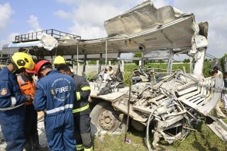 Հնդկաստանում ավտոբուսի և բեռնատարի բախման հետևանքով առնվազն 20 մարդ է զոհվել