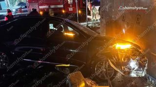 40-ամյա վարորդը էլեկտրամոբիլով Մեծամոր քաղաքում բшխվել է պատին