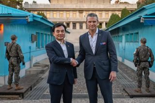 Պենտագոնի ղեկավարը Հարավային Կորեայում այցելել է ապառազմականացված գոտի