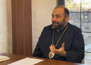 Միասնական ժամերգություն կկատարվի Արագածոտնի թեմի առաջնորդի և մյուս հոգևոր հայրերի ազատության համար