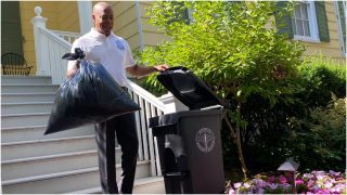 Նյու Յորքի քաղաքապետը հեղափոխական է համարում կափարիչով աղբամանները