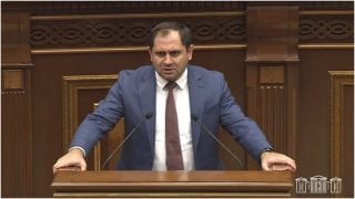 Պապիկյանը քաղաքացիներին առաջարկում է խմբեր կազմել և գնալ գնված սպառազինություններին ծանոթանալ