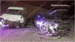 Երևան-Մեղրի ավտոճանապարհին բախվել են «Mazda»-ն և «Ford Transit»-ը․ կա վիրավոր
