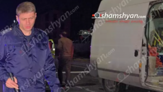 Երևանում «Nissan»-ը վրшերթի է ենթարկել գծանշումներ կատարող քաղաքացուն, կոտրել ծառն ու հայտնվել հանդիպակաց գոտում