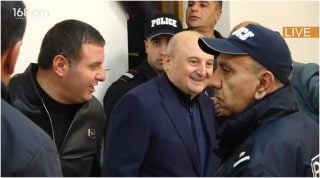 Արի, արի Սպարտակ ջան. Վարդան Ղուկասյանը և որդին դատարանում են