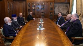 Վեհափառ Հայրապետը հանդիպել է Սերովբե Սրբազանին, ում անունը կար հայտնի հայտարարությունում, բայց ստորագրությունը՝ ոչ