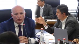 Ո՞ւր եք շտապում։ Ոչ մի տեղ չենք շտապում. Ղազինյան-Մեսրոպյան բանավեճ