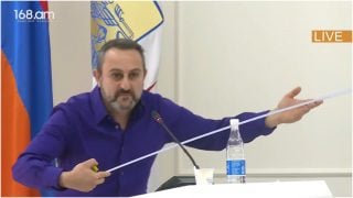 Հանգստացե’ք, պարոն Զարոկյան. Զարոկյանի ելույթից հետո իրավիճակը լարվեց